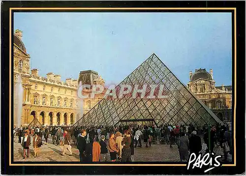 Cartes postales moderne La Pyramide du Louvre