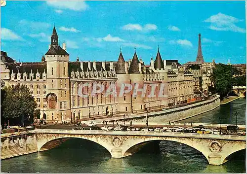 Cartes postales moderne Paris La Conciergerie Tour Eiffel