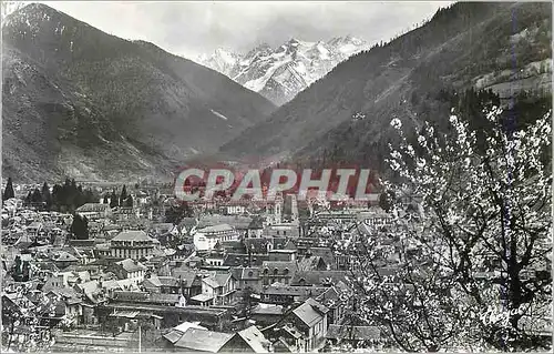 Cartes postales moderne Luchon La Reine des Pyrenees Vue Generale au Printemps Le Port de Venasque Alt 2418 m