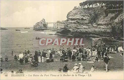 Ansichtskarte AK Biarritz Les Bains du Port Vieux et le Rocher de la Vierge