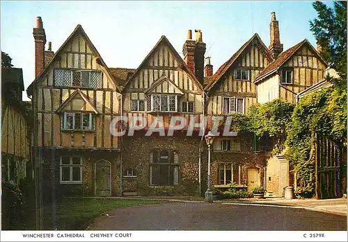 Cartes postales moderne Winchester Cathedral Cheyney Court