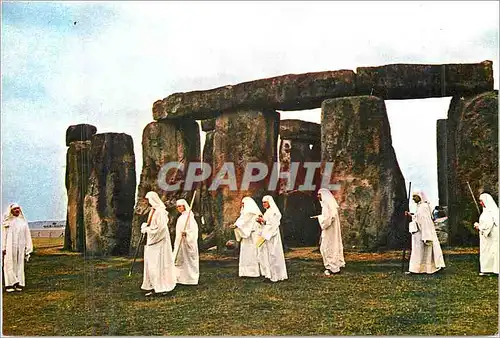 Cartes postales moderne Druids at Stonehenge Wiltshire