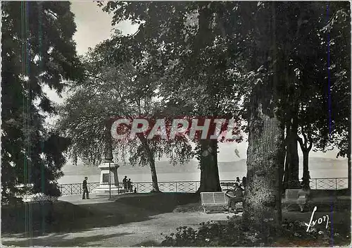 Cartes postales moderne Evian les Bains (Hte Savoie) Le Jardin anglais au Bord du Lac