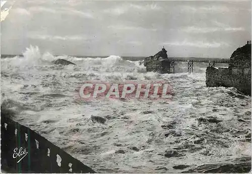 Cartes postales moderne Biarritz Basses Pyrenees Tempete au Rocher de la Vierge