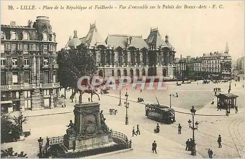 Ansichtskarte AK Lille Place de la Republique et Faidherbe Vue d'ensemble sur le palais des Beaux Arts Tramway