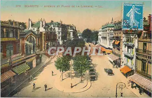 Cartes postales Biarritz Avenue et Place de la Liberte Syndicat d'initiative