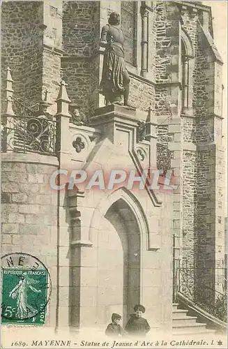 Ansichtskarte AK Mayenne Statue de Jeanne d'Arc a la Cathedrale