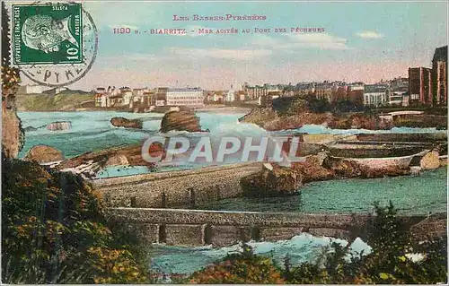 Cartes postales les Basses Pyrenees Biarritz Mer Agites au Port des Pecheurs