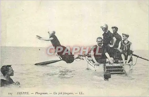 Cartes postales Dieppe Plongeuses un Joli Plongeon