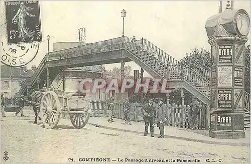 REPRO Compiegne Passage a Niveau et la passerelle Train