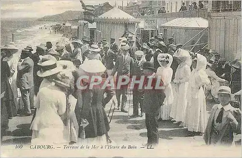 REPRO Cabourg Terrasse de la Mer a l'Heure du Bain