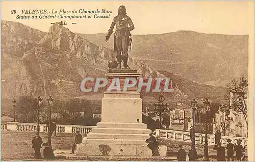 Cartes postales Valence La Place du Champ de Mars Statue du General Championnet et Crussol
