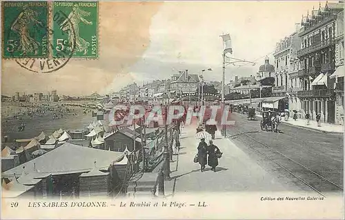 Cartes postales Les Sables d'Olonne le Remblai et la Plage