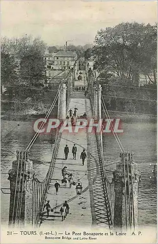 Cartes postales Tours (I et L) le Pont Bonaparte et la Loire