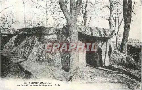 Ansichtskarte AK Saumur (M et L) Le Grand Dolmen de Bagneux