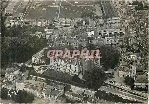 Cartes postales moderne En Bearn Pau (Basses Pyrenees) Vue Generale Le Chateau La Place de Verdun