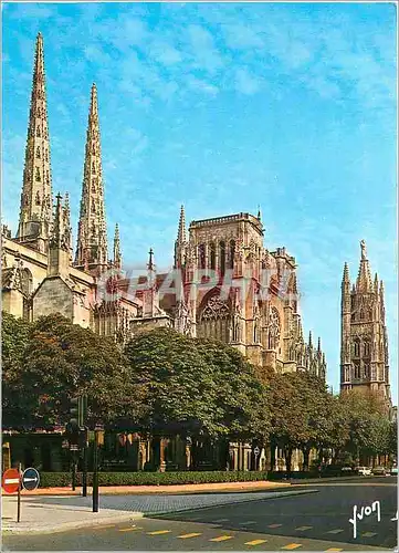Cartes postales moderne Bordeaux (Gironde) Couleurs et Lumiere de France La Cathedrale Saint Andre et la Tour Pey Berlan