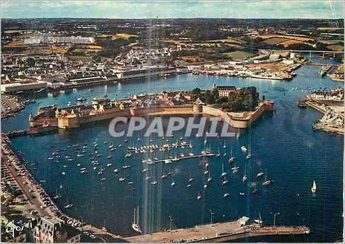 Cartes postales moderne Concarneau (Finistere) La Bretagne en Couleurs La Ville Close et le Port de Plaisance