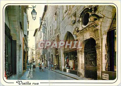 Cartes postales moderne Cahors (Lot) En Parcourant les Vieilles Rues de Cahors une porte du XVIIe Siecle