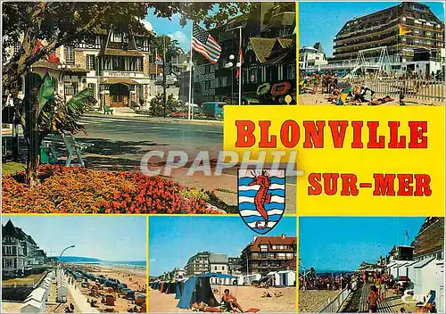 Cartes postales moderne Blonville sur Mer (Calvados) la Place de l'Hotel de Ville la Plage et le Front de Mer