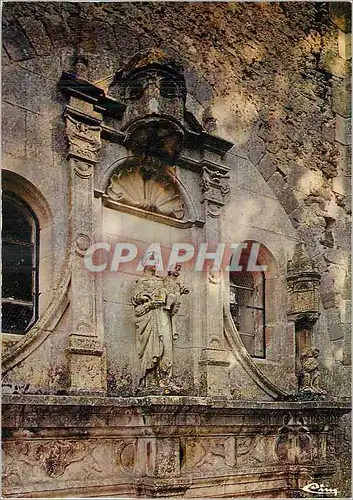Cartes postales moderne Eglise d'Ainay le Chateau (Allier) Portail Renaissance Partie superieur la Vierge ressemble a un
