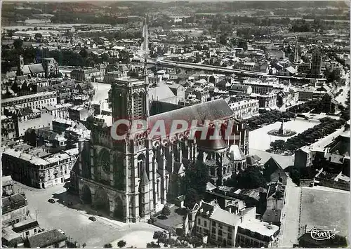 Cartes postales moderne Soissons (Aisne) La Cathedrale Vue aerienne