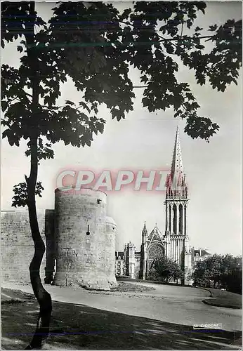 Cartes postales moderne Caen (Calvados) Eglise St Pierre et les remparts