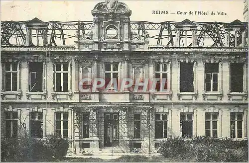 Ansichtskarte AK Reims cour de l'Hotel de ville