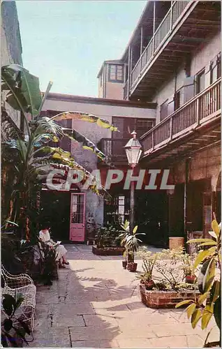 Cartes postales moderne Courtyard Candles Royal Street New Orleans Louisiana is typical of the French Quarter