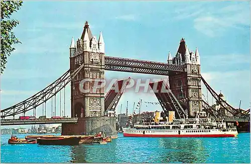 Cartes postales moderne Tower Bridge London Bateau