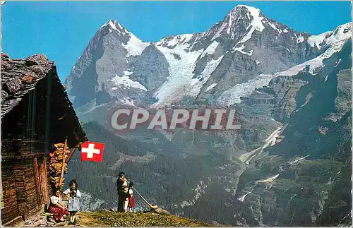 Cartes postales moderne Joueur de cor des Alpes et sa famille Suisse
