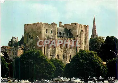 Cartes postales moderne Niort (Deux Sevres)Le donjon XIIe s  (Mon Hist)Vestige d'un chateau fort des comtes de Poitiers