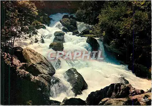 Cartes postales moderne Fontaine de Vaucluse Source de la Sorgue La Grande Cascade en periode de crue (en moyenne mois p