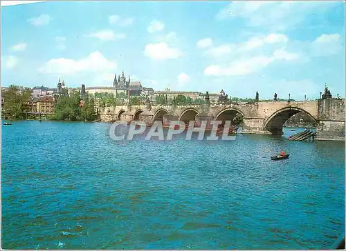 Cartes postales moderne Praga Chateau et pont Charles
