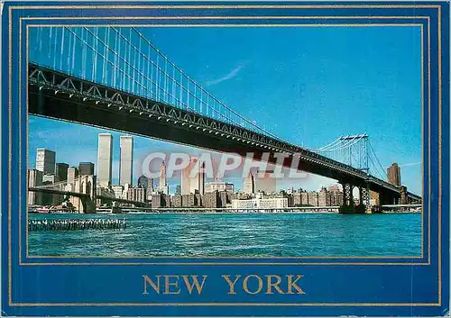 Cartes postales moderne The Manhattan Bridge with Downtown New York skyline The East River is in the foreground