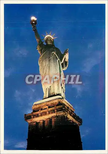 Cartes postales moderne Night View Statue of Libert Island in New York Bay
