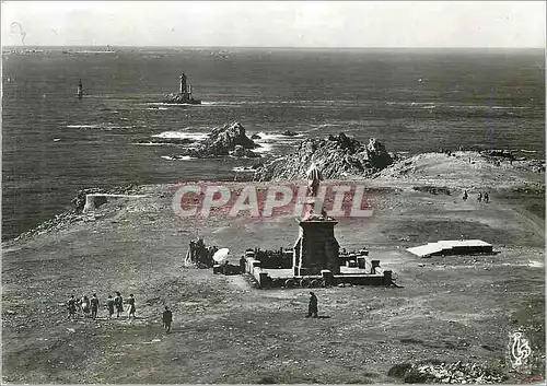 Cartes postales moderne La pointe du Raz (Finistere)Statue de Notre Dame des Naufrages et le Phare de Vieille