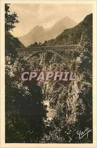Ansichtskarte AK Les Pyrenees St Sauveur les Bains Station thermale et estivale Le pont Napoleon