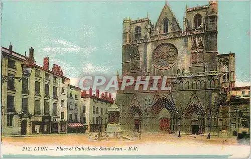 Cartes postales Lyon Place et Cathedrale Saint Jean