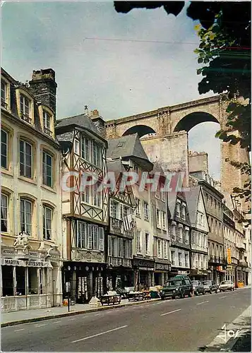 Cartes postales moderne Morlaix Finistere Maisons a colombages au pied du viaduc