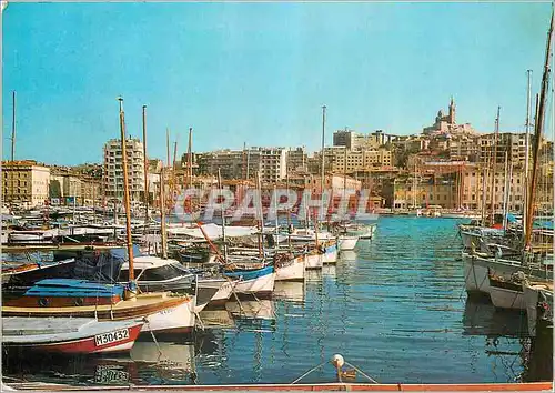 Cartes postales moderne Marseille Le Vieux Port et Basilique de Notre Dame de la Garde Bateaux