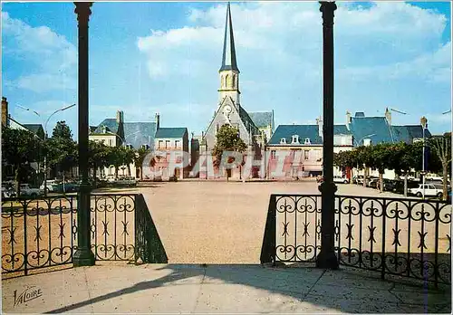 Cartes postales moderne Montoire sur le Loir Loir et Cher La place Georges Clemenceau et l eglise Saint Laurent
