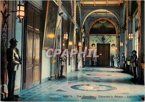 Cartes postales moderne Malta The Corridor Governors Place Valletta Militaria