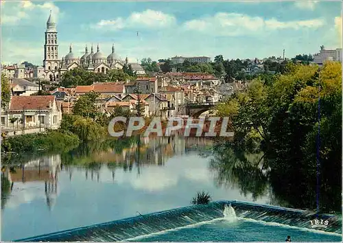 Cartes postales moderne Perigueux (Dordogne) Les Bords de l'Isle La Cathedrale Saint Front avec ses Cinq Coupoles