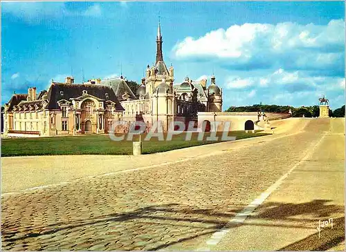 Cartes postales moderne Chateau de Chantilly (Oise) Couleurs et Lumiere de France L'Entree et la Facade Est