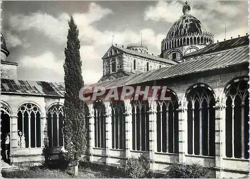 Cartes postales moderne Pisa Un Angolo del Camposanto Con la Cupola del Duomo