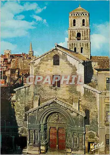 Cartes postales moderne En Provence Arles (Bouches du Rhone) La cathedrale Saint Trophime (XIIe siecle) et son porche ro