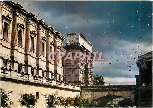 Cartes postales moderne Montpellier (Herault) La porte du Peyrou et le Palais de Justice