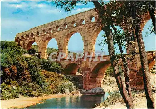 Moderne Karte Le Pont du Gard Aqueduc romain construit avant l'ere chretienne sur l'ordre d'Agrippo pour amene