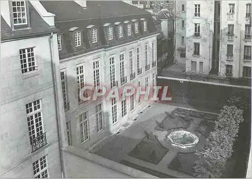 Cartes postales moderne Paris Musee Bricard (Musee de la Serrure) Hotel Liberal Bruant XVIIe siecle Facade sur jardin